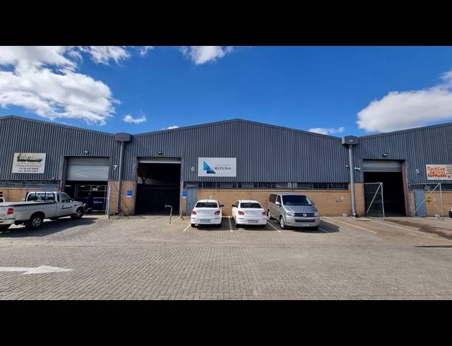 1,087M² WAREHOUSE TO LET IN JET PARK